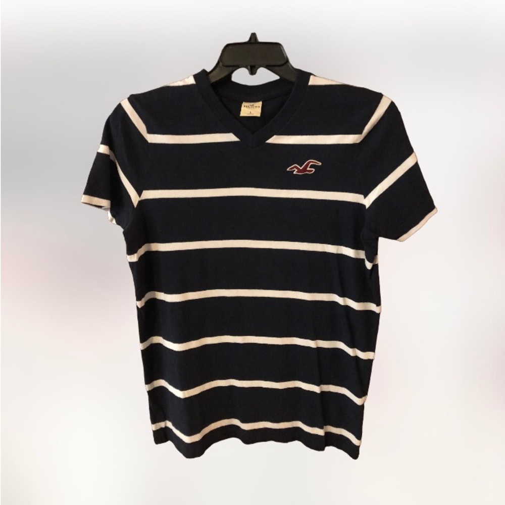 NWOT Hollister V-neck men’s slim cut T-shirt navy & white stripe, Large